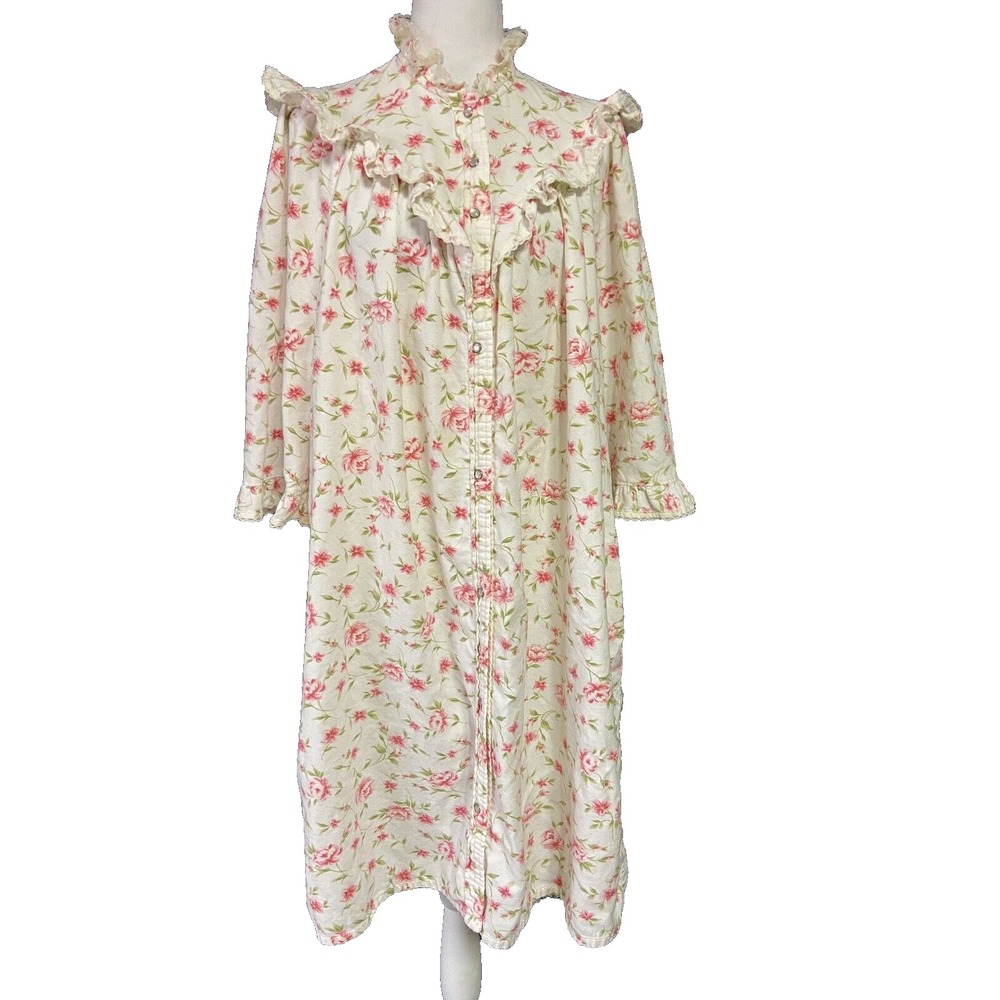 Carriage Court Womens Vintage Robe Medium Cream Light Pink‎ Flowers  Romantic